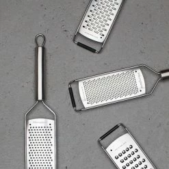 Microplane Professional Series Medium Ribbon Grater -Kitchen Gadgets Store 0938004 Microplane Professional Series Fine Grater 600px 2 1
