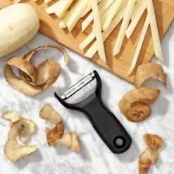OXO Good Grips Y Peeler -Kitchen Gadgets Store 21081V4UK OXO Good Grips Y Peeler 3