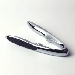 OXO Good Grips Nut / Seafood Cracker -Kitchen Gadgets Store 39881UK OXO Good Grips Nut Seafood Cracker 2