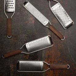 Microplane Master Series Coarse Grater -Kitchen Gadgets Store 43300 Microplane Master Series Coarse Grater 600px 5