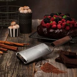 Microplane Master Series Fine Grater -Kitchen Gadgets Store 43304 Microplane Master Series Fine Grater 600px 3