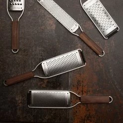 Microplane Master Series Fine Grater -Kitchen Gadgets Store 43304 Microplane Master Series Fine Grater 600px 5