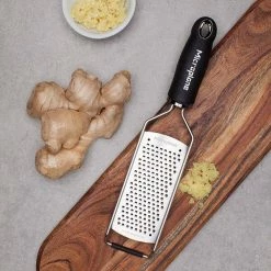 Microplane Gourmet Series Coarse Grater Black -Kitchen Gadgets Store 45000 Microplane Gourmet Series Coarse Grater Black 600px 2