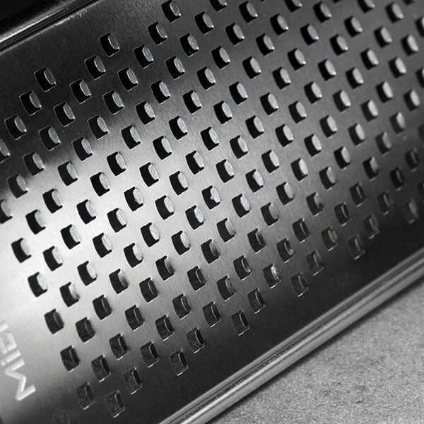 Microplane Gourmet Series Coarse Grater Red 5 Microplane Gourmet Series Coarse Grater Red - Image 3