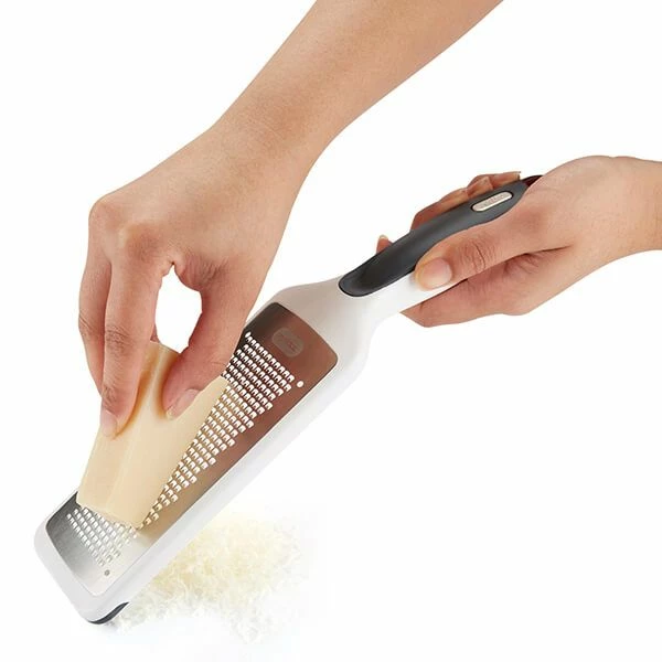 Zyliss Smooth Glide Fine Grater 7 Zyliss Smooth Glide Fine Grater - Image 5