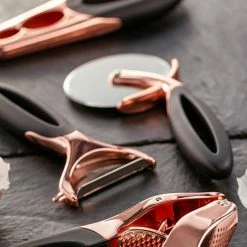 Stellar Soft Touch Copper Pizza Cutter -Kitchen Gadgets Store SE16 Stellar Soft Touch Copper Pizza Cutter 3